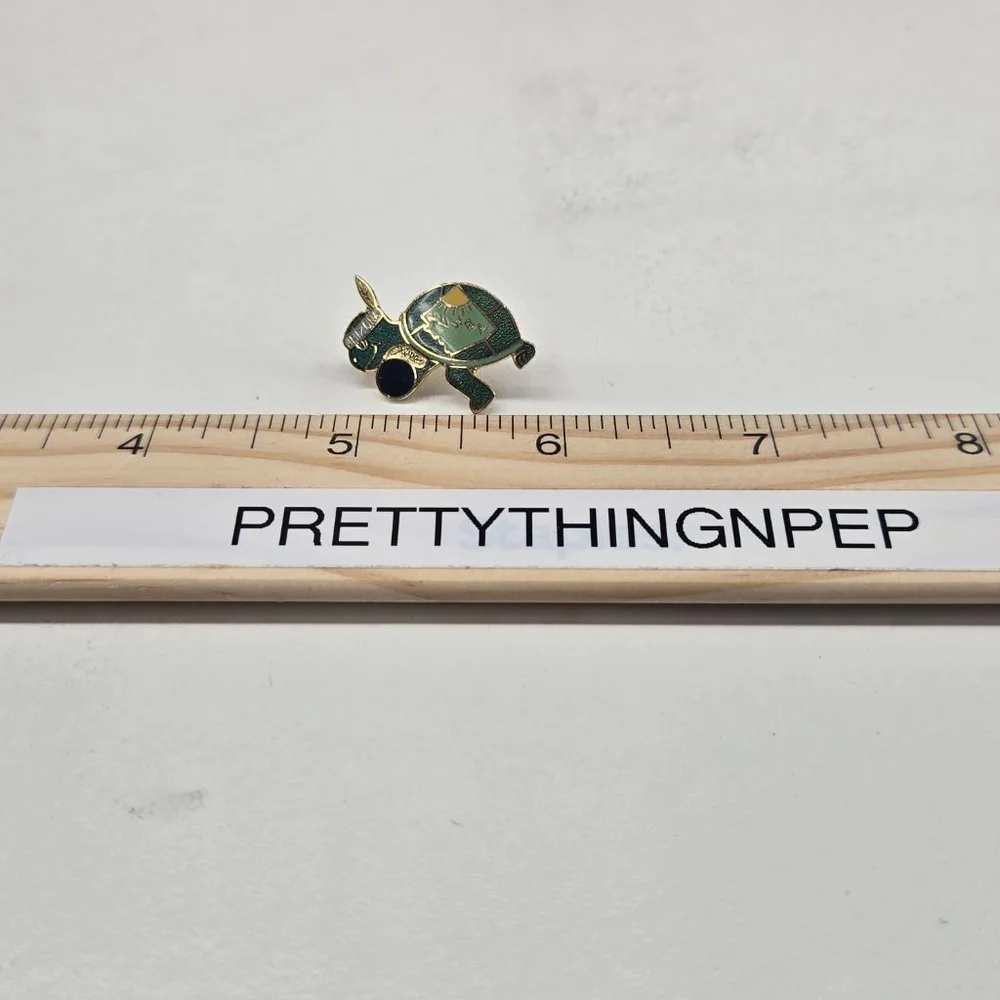 Collectible Green Gold Turtle Lapel Pin Mesa Valley Women's Bowling Association - Picture 4 of 5